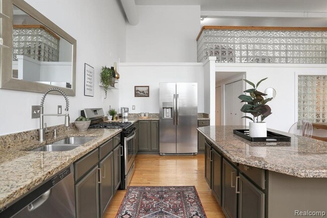 Building Photo - 2843 E Grand Blvd