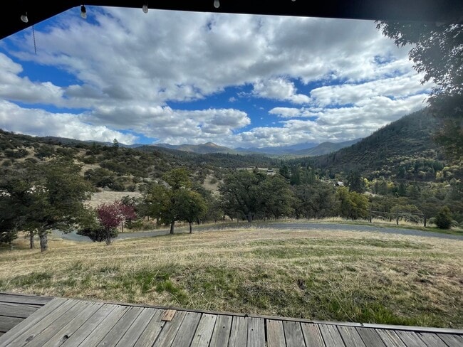 Building Photo - Rural 3 Bedroom, 2 Bath - Ruch & Applegate River Area