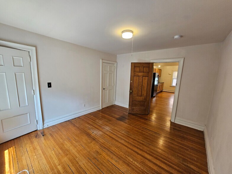 Building Photo - 103 Rutgers St