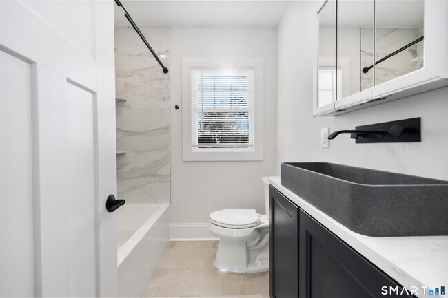 Building Photo - 60 Walter Ave