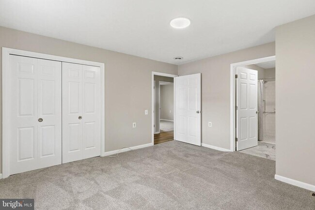 Building Photo - 638 Westwood Dr