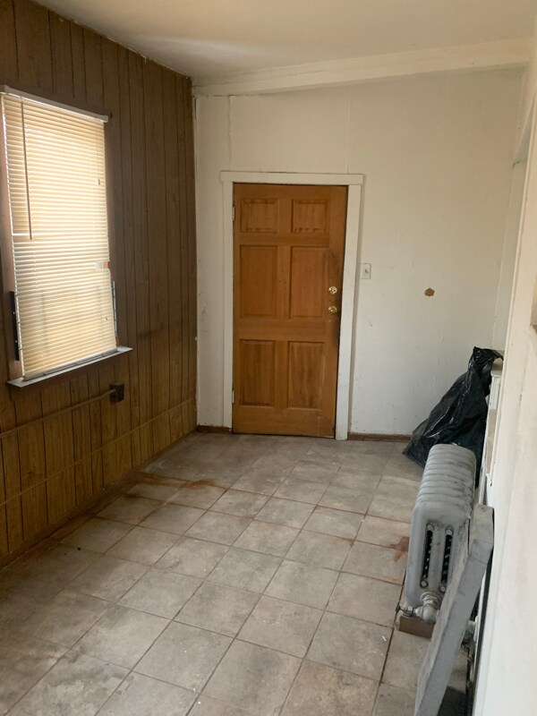 Building Photo - 8433 S Green St