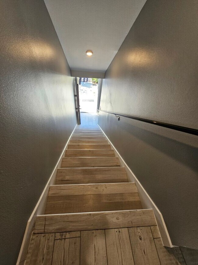 Building Photo - 32(839)