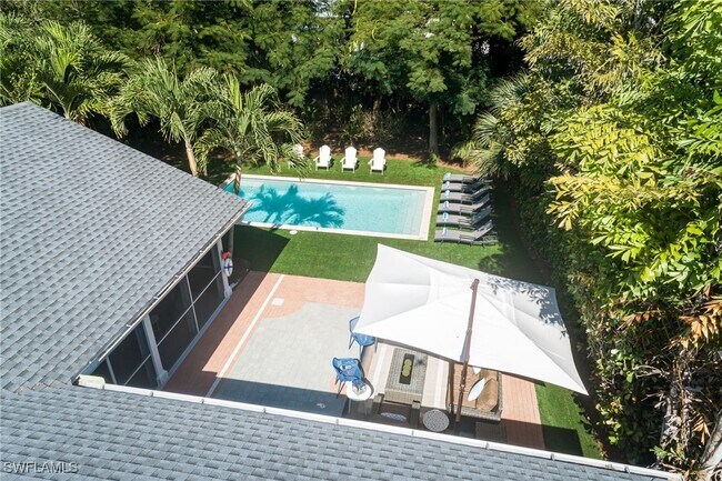 Building Photo - 339 4th Ave N