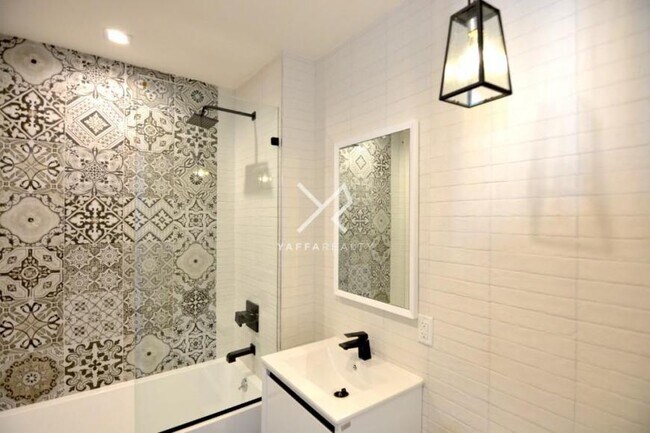 Building Photo - 2 bedroom in BROOKLYN NY 11216