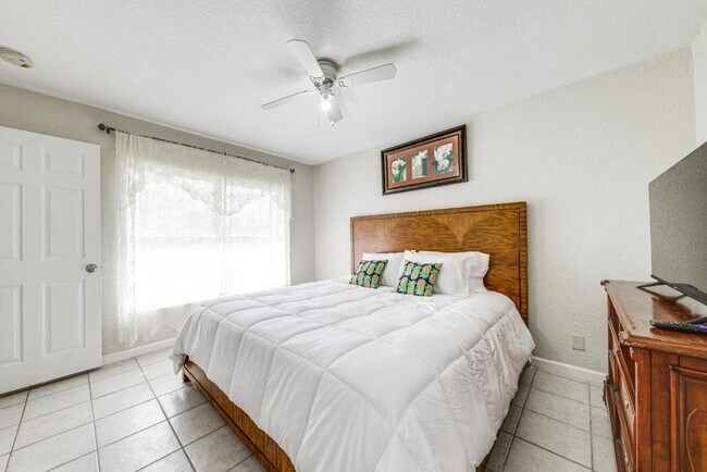 Building Photo - 4815 Bertha St