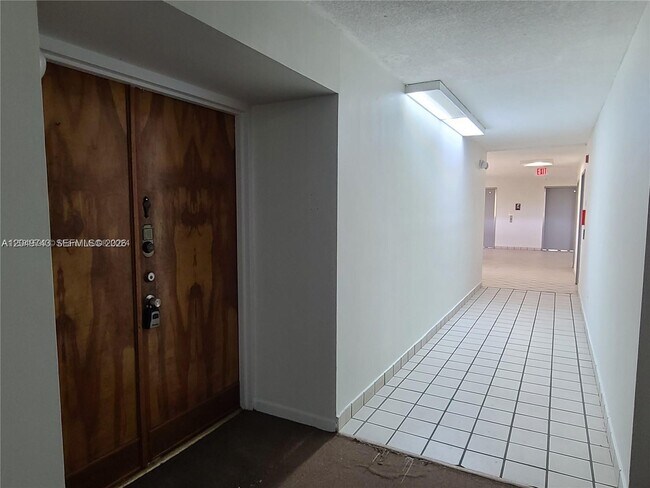 Building Photo - 11800 SW 18th St