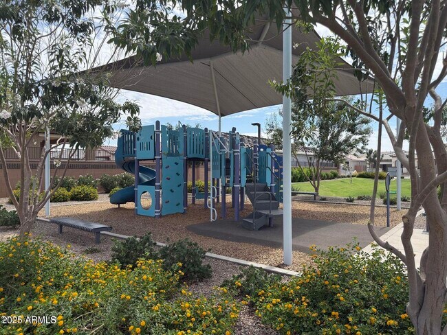 Building Photo - 21135 E Arrowhead Trail