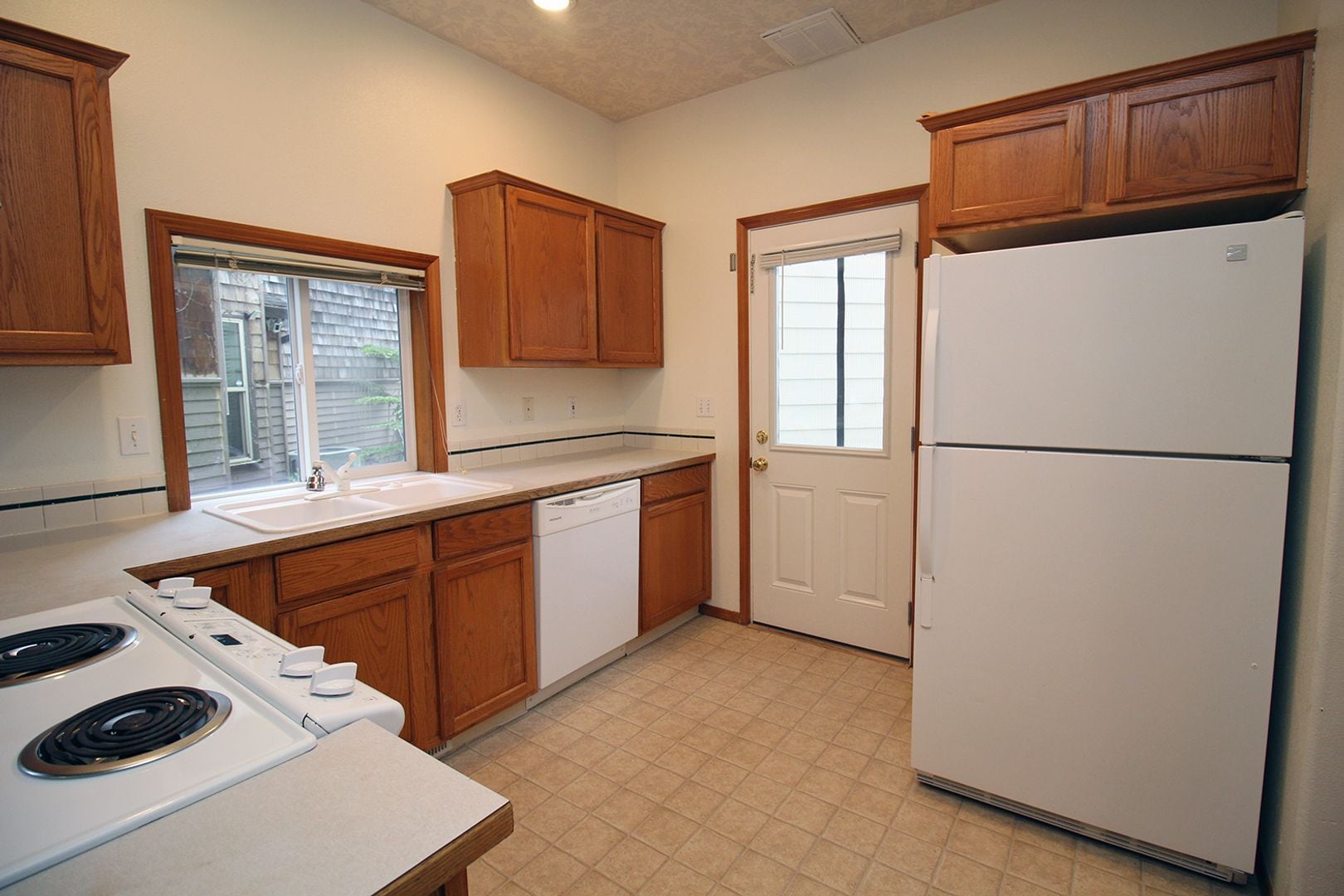 Building Photo - 22032 NE Chinook Way