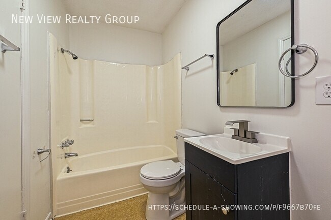 Building Photo - 220 McDade Rd