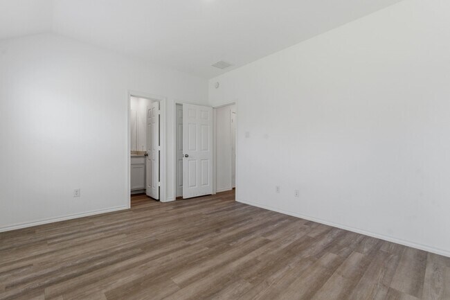 Building Photo - 11138 N Lake Mist Ln