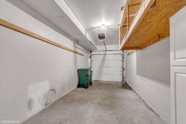 Building Photo - 854 Cambridge Pl