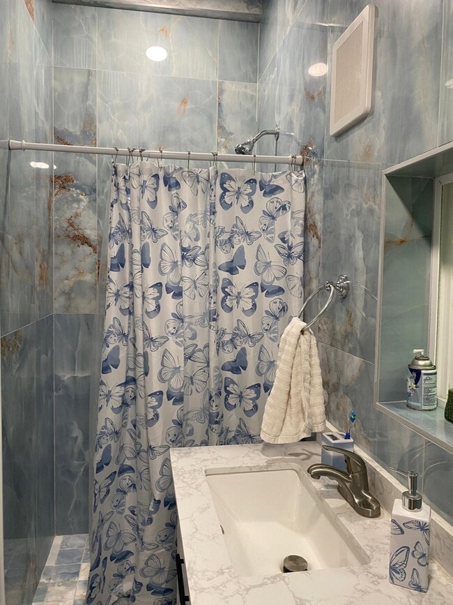 Building Photo - 25845 Peach Dr