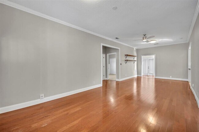 Building Photo - 1027 N Hampton Ave