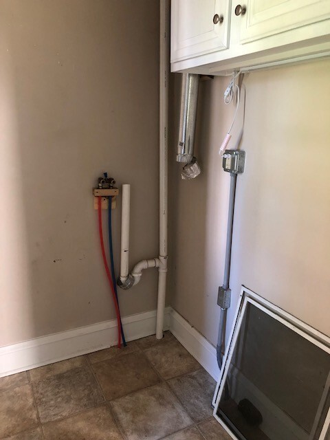 Building Photo - 1359 W Main St