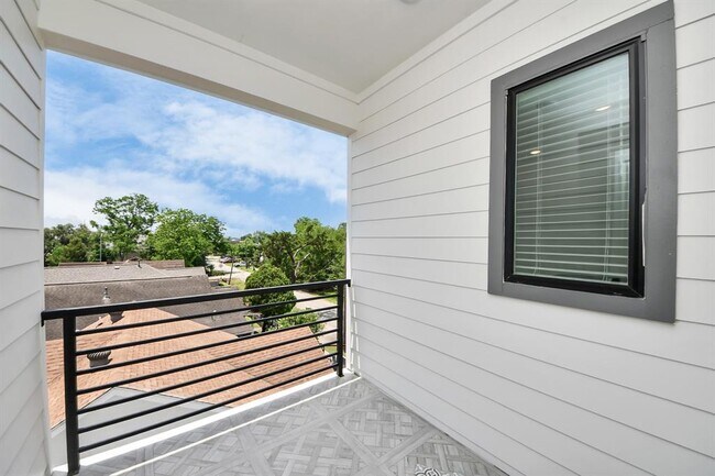 Building Photo - 3604 Runnels St