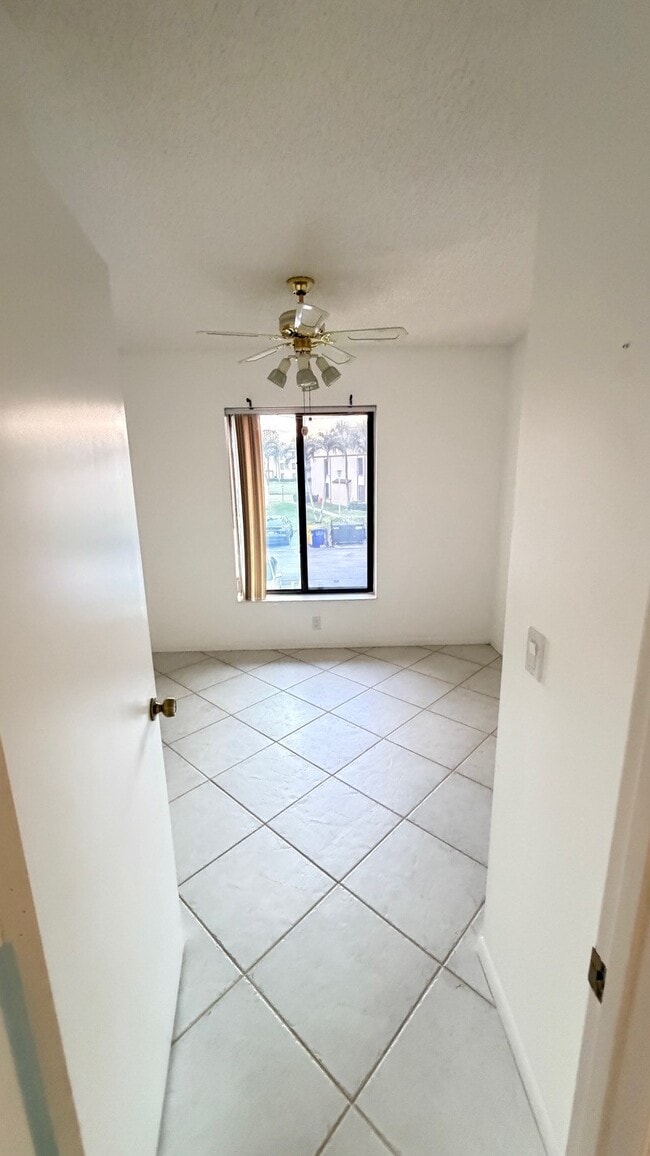 Building Photo - 802 Sky Pine Way