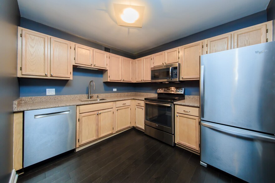 Kitchen - 200 N Dearborn St