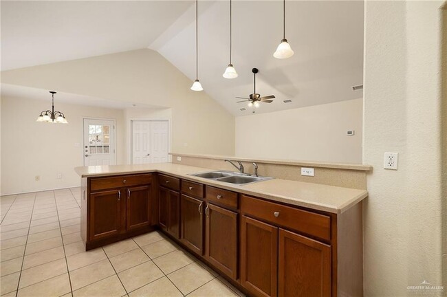 Building Photo - 4921 N 47th St