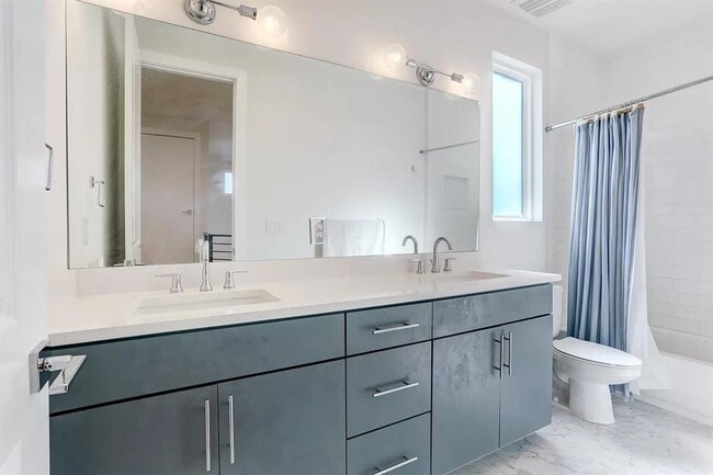 Building Photo - 7008 Zachary Dr