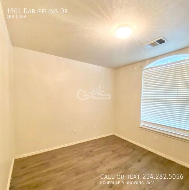 Building Photo - 1501 Darjeeling Dr