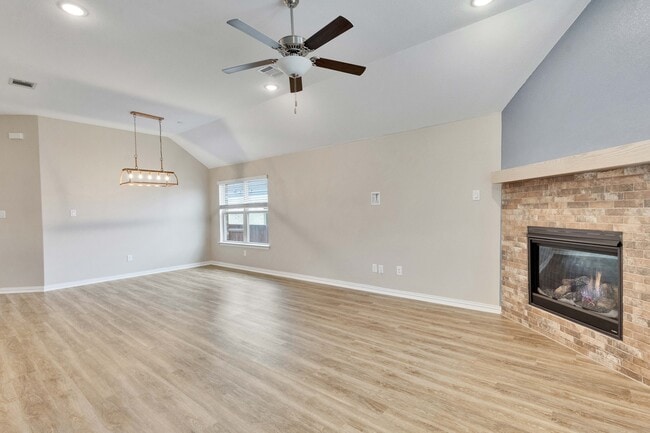 Building Photo - 175 Short Leaf Dr