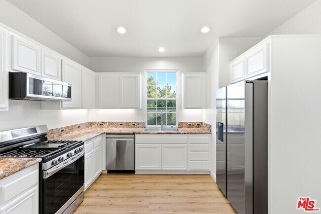 Building Photo - 20140 Pienza Ln