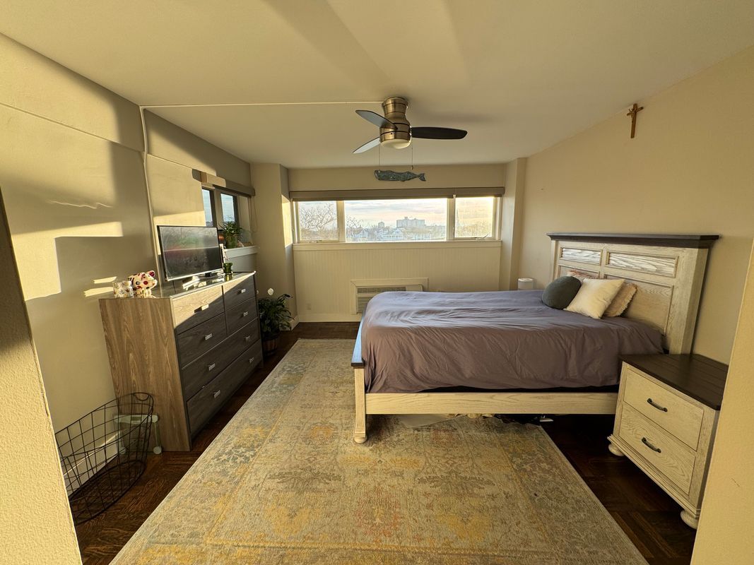 Building Photo - 321 Sunset Ave