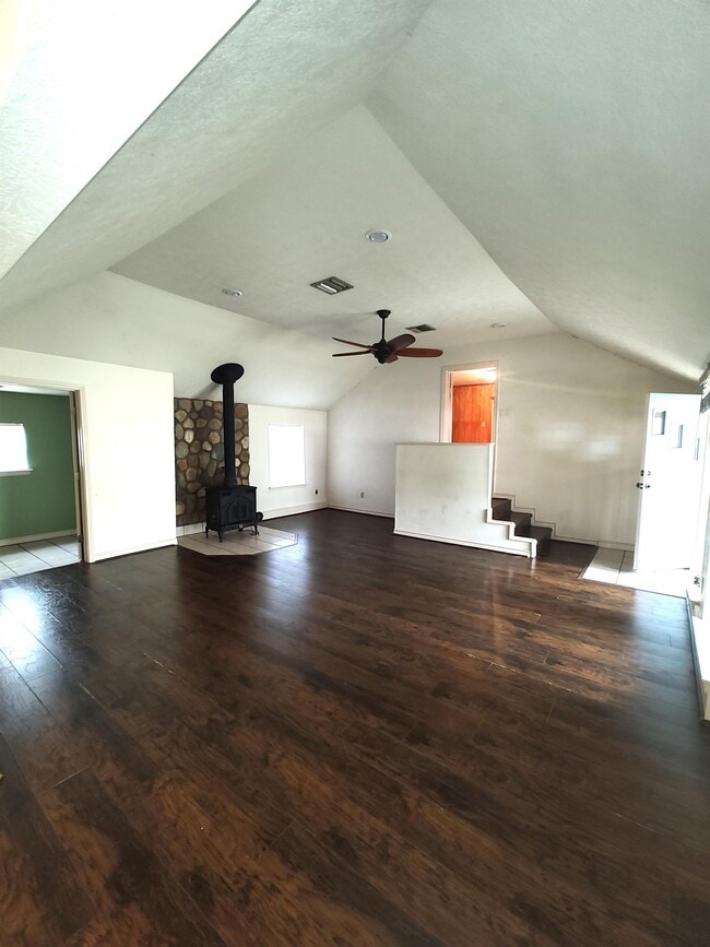 Building Photo - 65 Hooks Rd