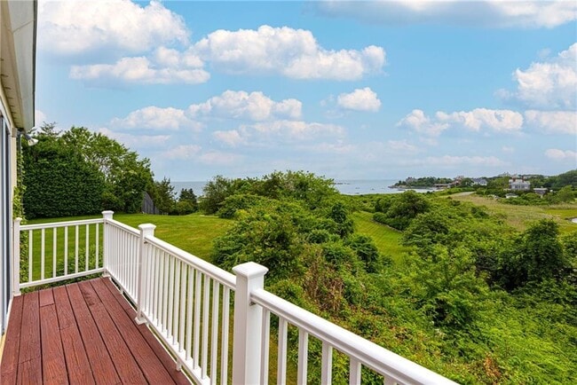 Building Photo - 25 Ocean Heights Rd