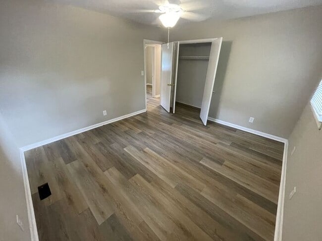 Building Photo - Home For Rent