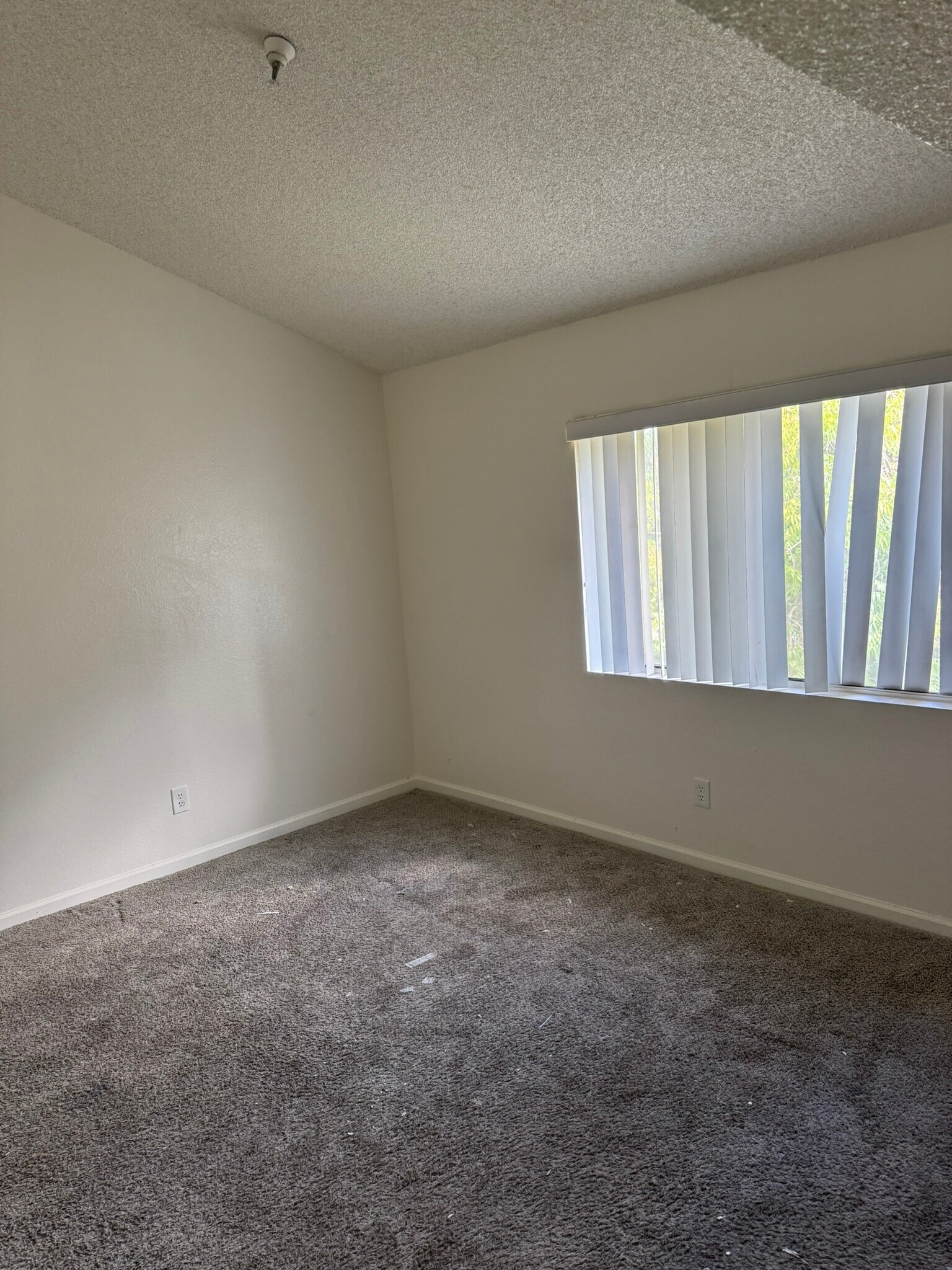 Building Photo - 44406 15th St E