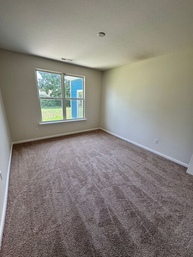 Building Photo - 2427 Sheek Rd