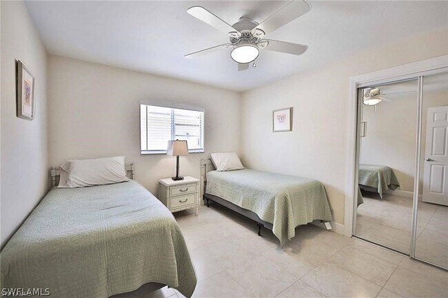 Building Photo - 671 98th Ave N