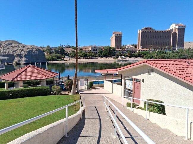 Building Photo - Dream Riverfront 2BR Condo in Bullhead City