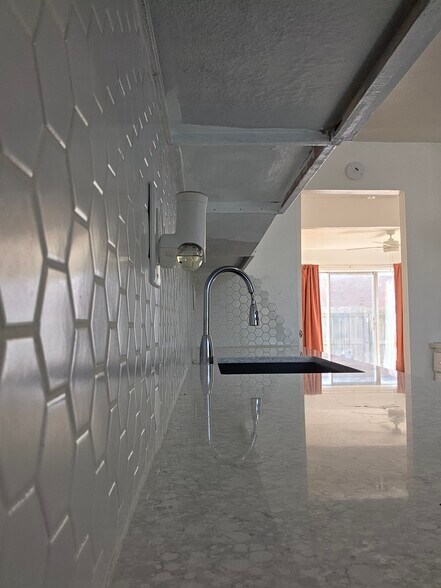 Building Photo - 11260 College Ave