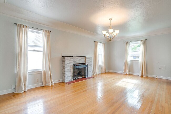 Building Photo - 3256 Greene Ave