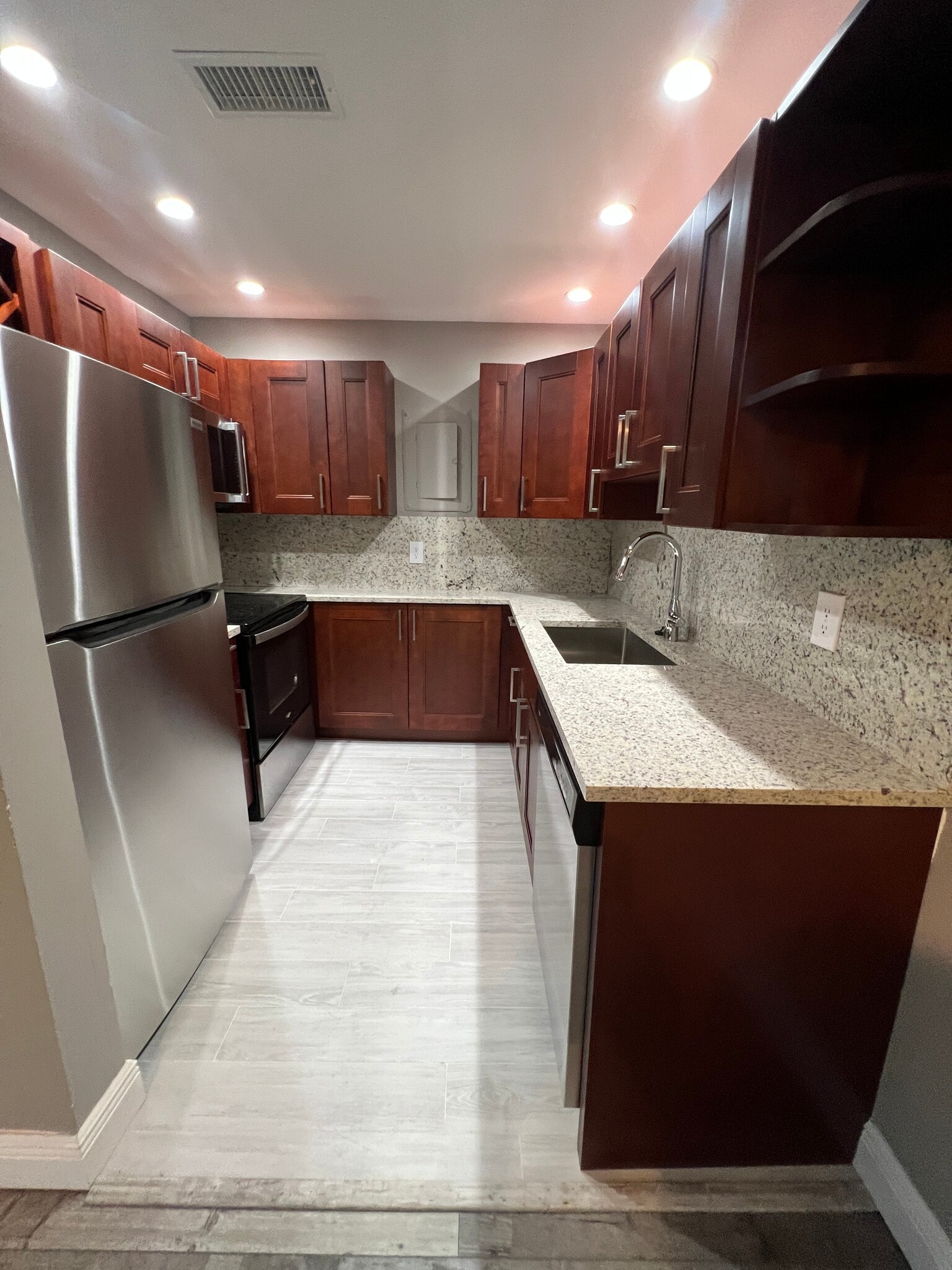 Building Photo - 8911 NW 28th Dr