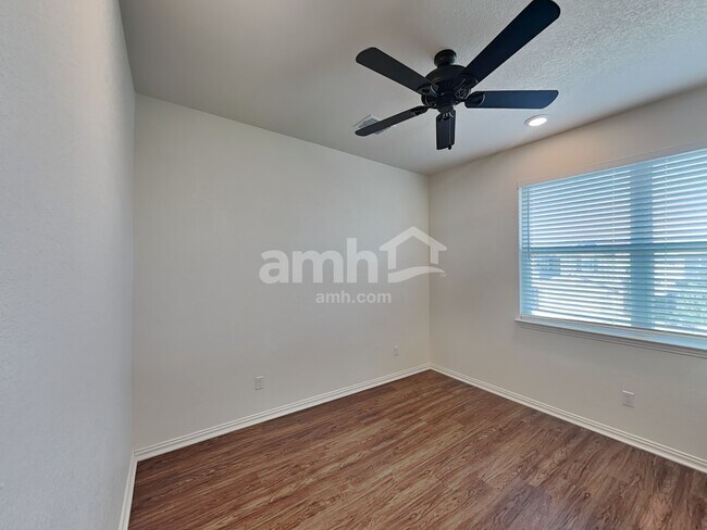 Building Photo - 2735 Spencebrook