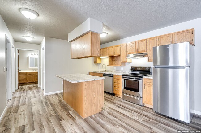 Building Photo - Huckleberry Ridge