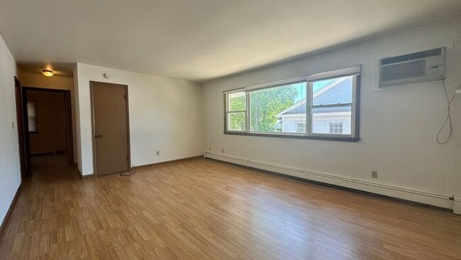 Building Photo - $1,300 | 2 Bedroom, 1 Bathroom Apartment |...