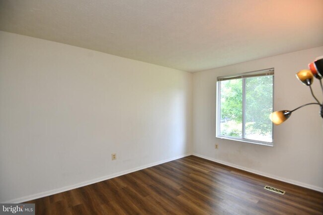 Building Photo - 3863 Beech Down Dr