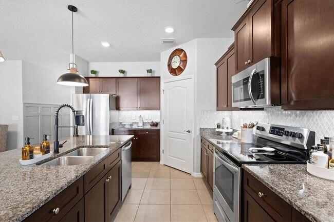 Building Photo - 13905 Woodbridge Terrace