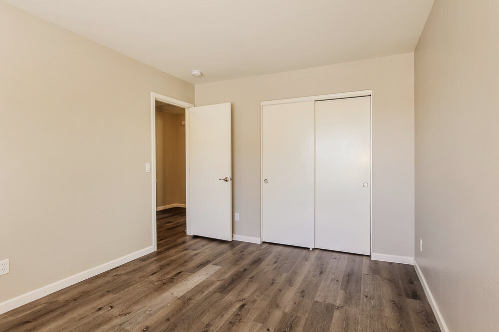 Building Photo - 1044 S 239th Ln