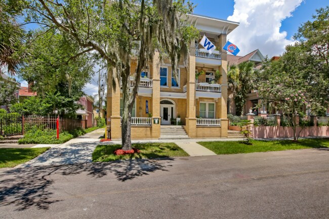 Primary Photo - 115 W 2nd St