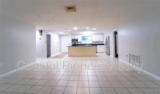 Building Photo - 7713 Heather St