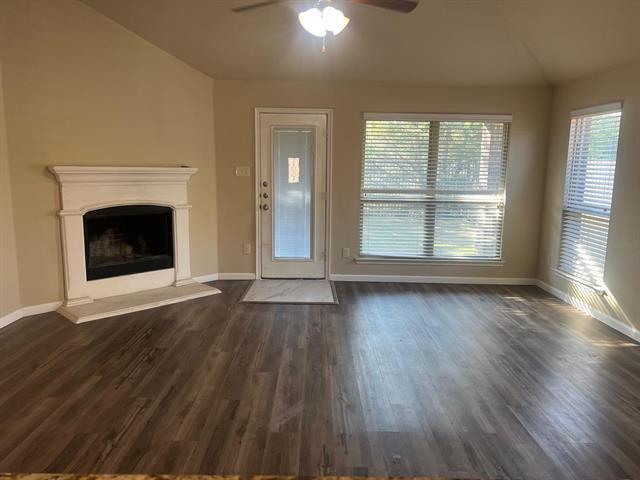 Building Photo - 930 English Ivy Dr