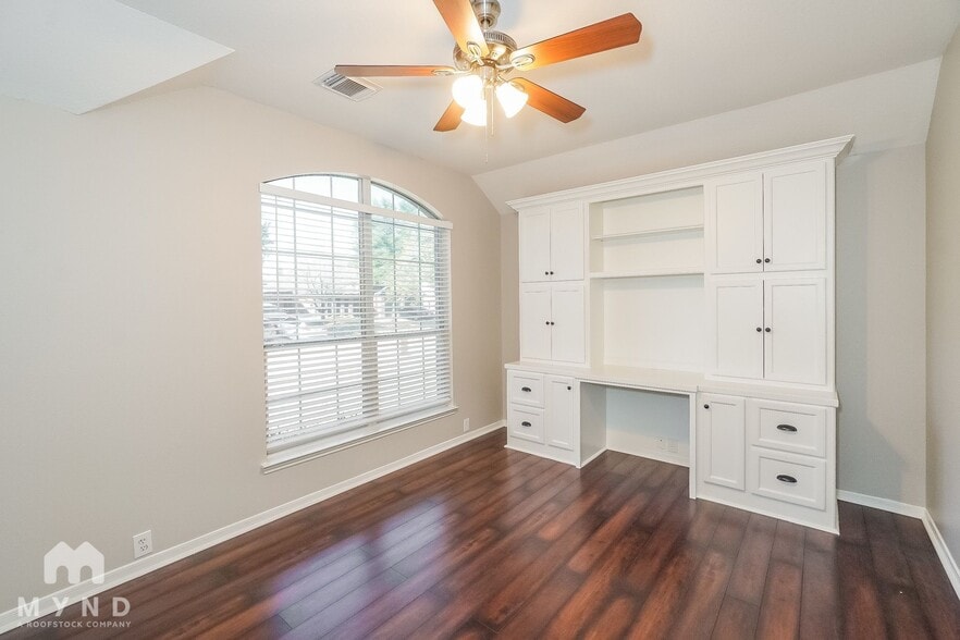 Building Photo - 818 Cypresswood Bend