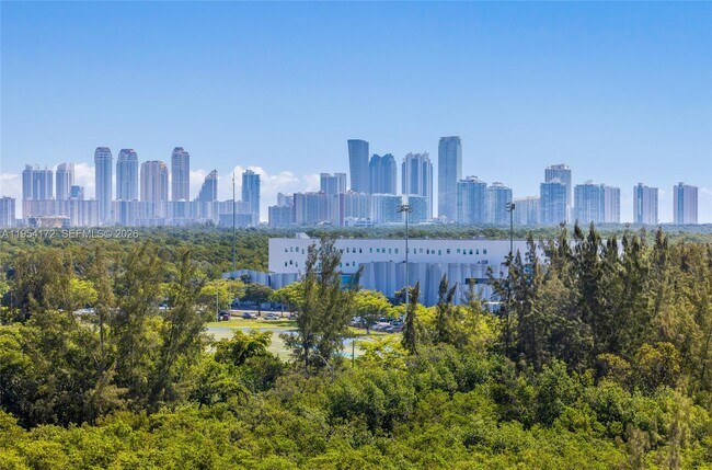 Building Photo - 14951 Royal Oaks Ln