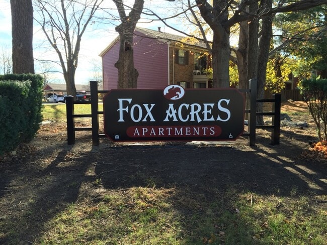 Building Photo - Fox Acres Apartments